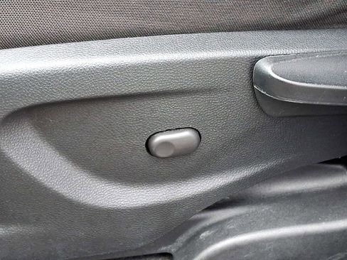 Used 2018 Chevrolet Trax LS image 26