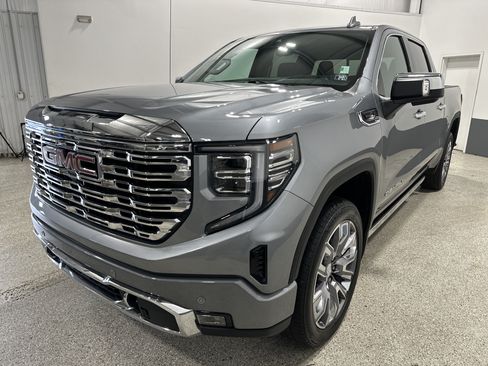 Used 2024 GMC Sierra 1500 Denali w/ Denali Reserve Package AWD/4WD image 6