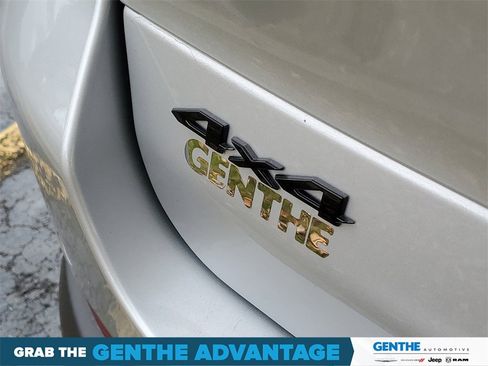 New 2025 Jeep Grand Cherokee L Altitude image 6