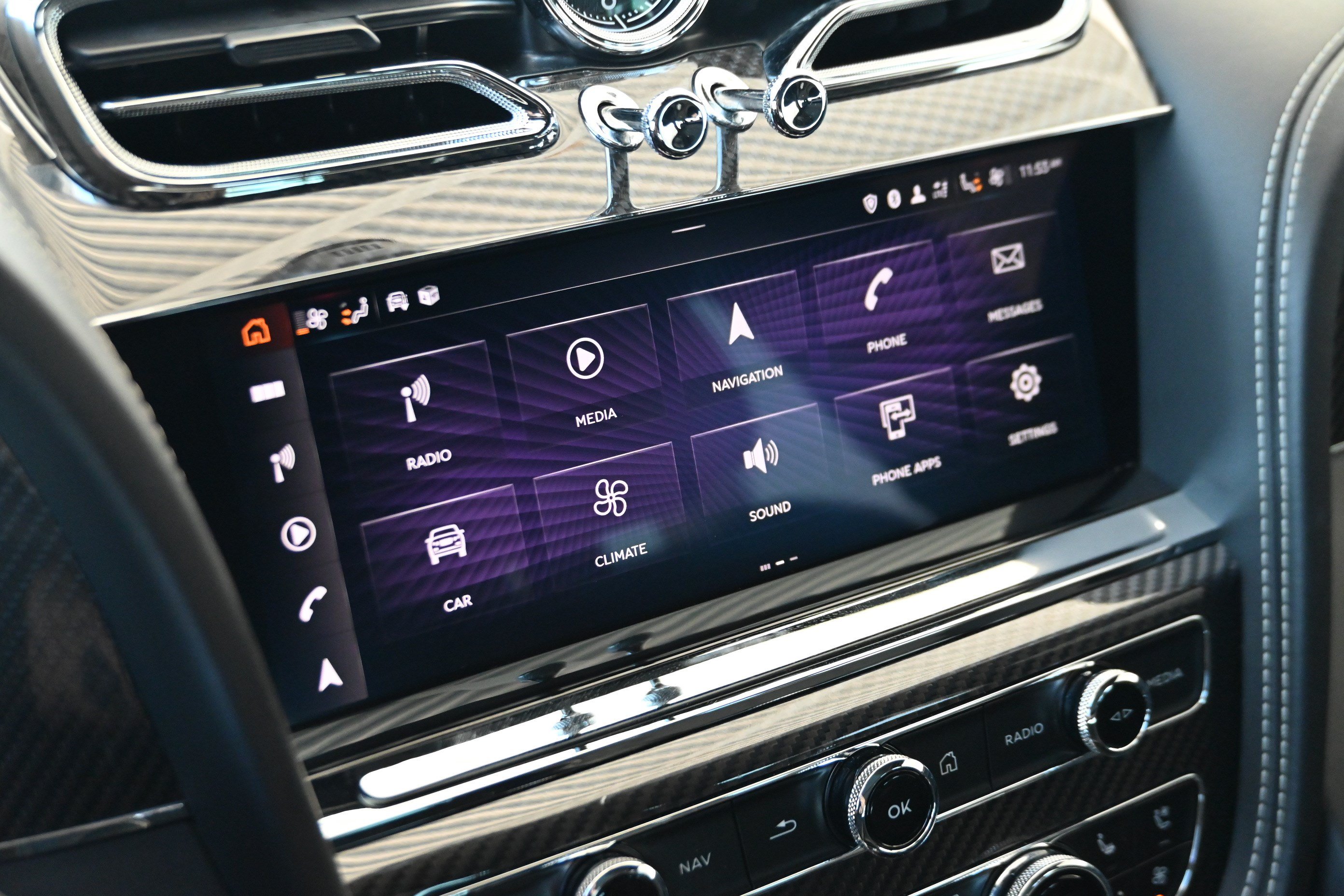 Used 2021 Bentley Bentayga AWD/4WD image 19