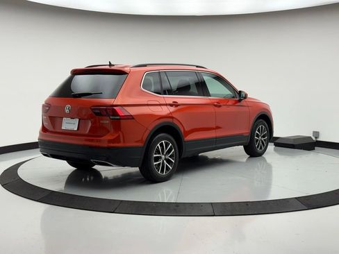 Used 2019 Volkswagen Tiguan SE w/ Panoramic Sunroof Package image 10