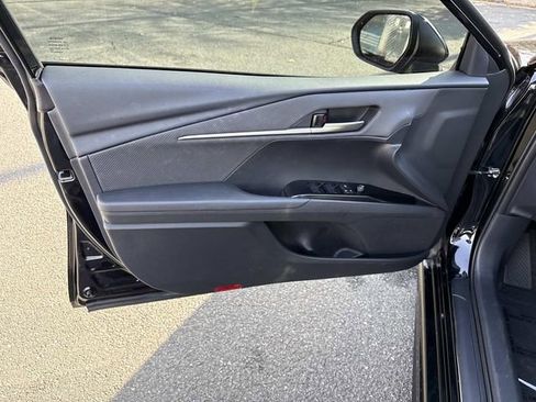 Used 2025 Toyota Camry SE w/ Convenience Package image 13