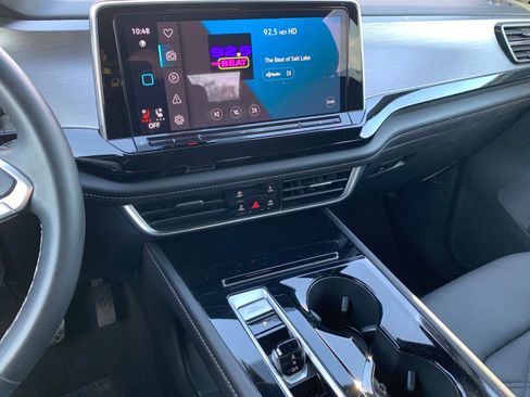 Used 2025 Volkswagen Atlas Cross Sport SE image 18