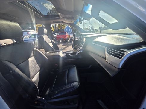 Used 2017 GMC Yukon SLT w/ Premium Edition image 15