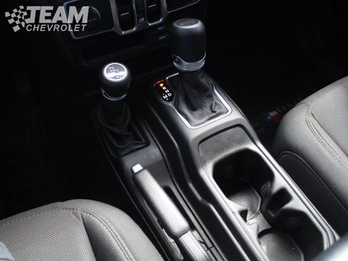 Used 2021 Jeep Wrangler Unlimited Sport AWD/4WD image 19