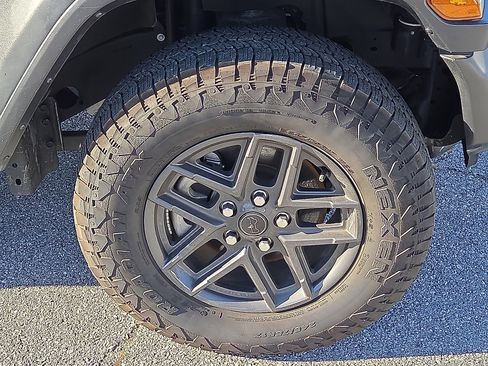 Used 2024 Jeep Wrangler Sport S image 7