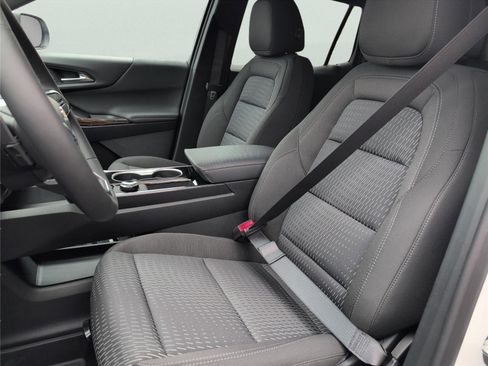 New 2026 Chevrolet Equinox LT w/ LPO, Floor Liner Package image 34