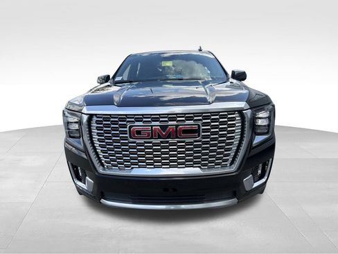 Used 2023 GMC Yukon XL Denali AWD/4WD image 6