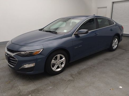 Used 2024 Chevrolet Malibu LT image 2