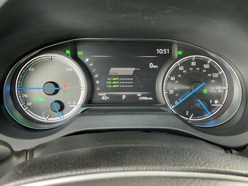 Used 2024 Toyota Venza LE image 8