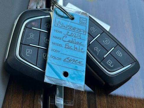 Used 2024 Cadillac Escalade Premium Luxury Platinum image 68