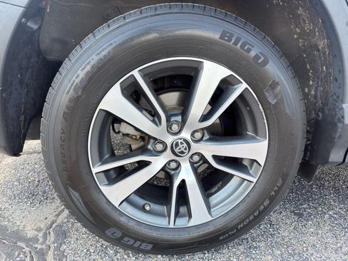 Used 2018 Toyota RAV4 XLE w/ Plus Extra Value Package AWD/4WD image 31