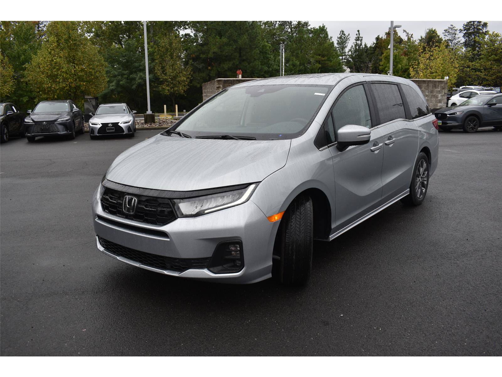 New 2027 Honda Odyssey Touring image 3