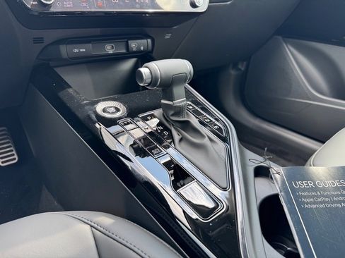New 2025 Kia Niro EX Touring image 15