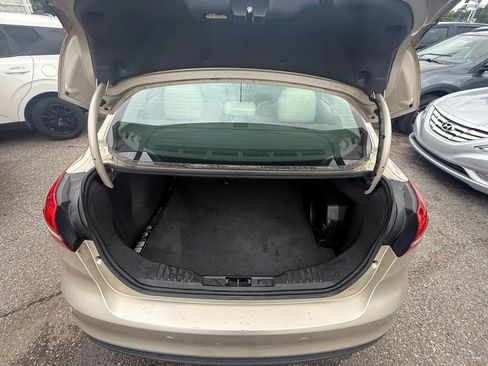 Used 2018 Ford Focus Titanium FWD image 9