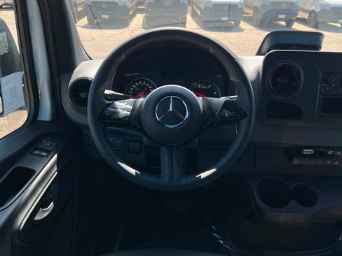 New 2025 Mercedes-Benz Sprinter 2500 image 12