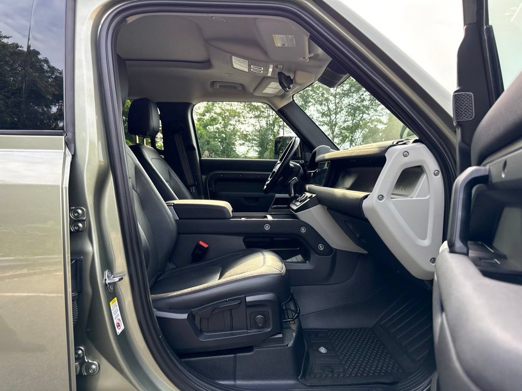 Certified 2023 Land Rover Defender 110 S AWD/4WD image 20