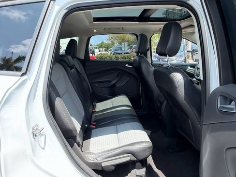 Used 2018 Ford Escape SE w/ SE Sport Appearance Package AWD/4WD image 17