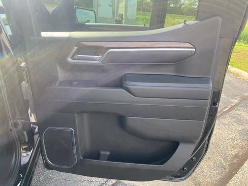 Used 2025 Chevrolet Silverado 1500 LT AWD/4WD image 26