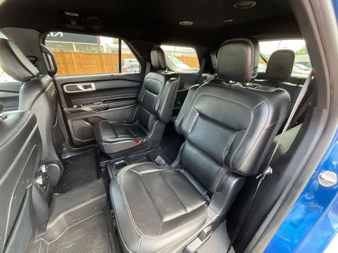 Used 2020 Ford Explorer XLT w/ Equipment Group 202A AWD/4WD image 20