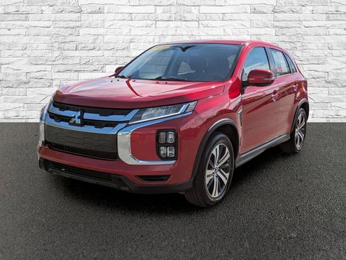 Used 2021 Mitsubishi Outlander Sport SE image 2