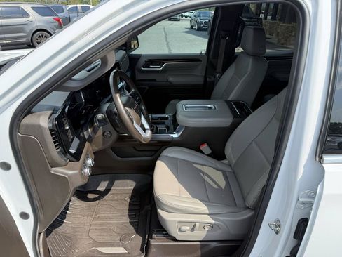 Used 2022 GMC Sierra 1500 SLT w/ SLT Premium Package AWD/4WD image 12