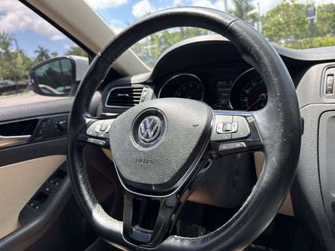 Used 2017 Volkswagen Jetta SE FWD image 54