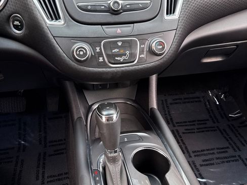 Used 2018 Chevrolet Malibu LT FWD image 15