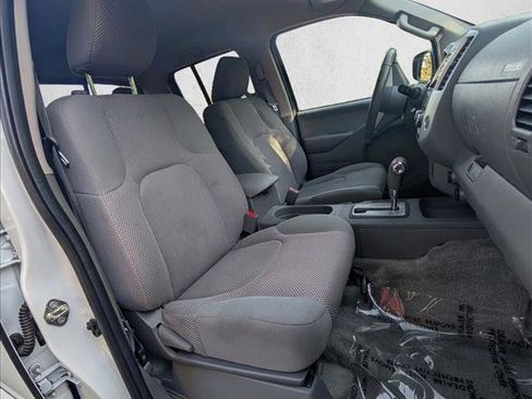 Used 2016 Nissan Frontier SV RWD image 19