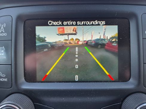 Used 2018 Jeep Cherokee Latitude FWD image 19