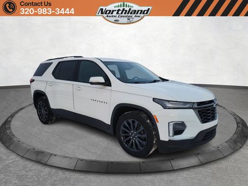 Used 2023 Chevrolet Traverse RS image 3