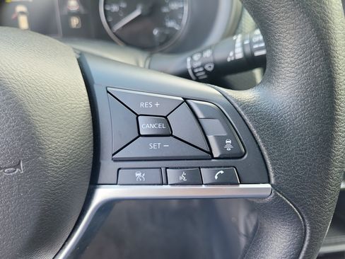 Certified 2024 Nissan Kicks SV FWD image 18