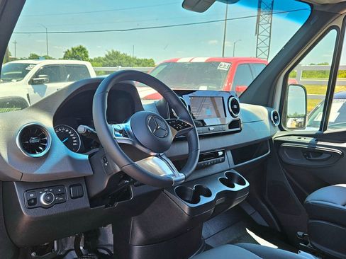 Used 2024 Mercedes-Benz eSprinter 170 Cargo w/ Dashboard Charging Package image 15