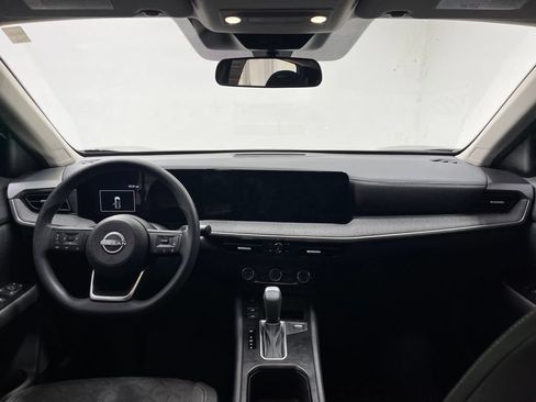 Used 2025 Nissan Kicks SV FWD image 18
