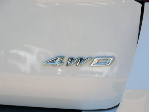 Certified 2023 Ford Explorer Limited w/ Equipment Group 301A AWD/4WD image 8