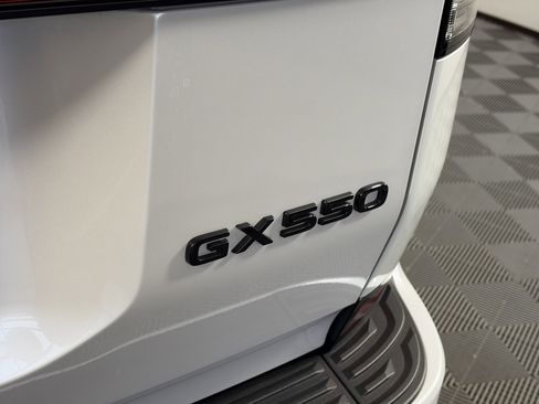 Used 2025 Lexus GX 550 image 17