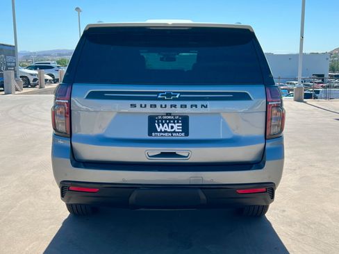 Used 2024 Chevrolet Suburban Z71 w/ Luxury Package AWD/4WD image 5