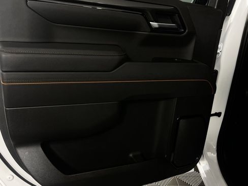 Used 2025 GMC Sierra 1500 AT4 image 30