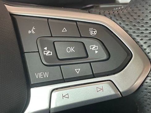 Used 2023 Volkswagen Atlas SEL Premium image 11