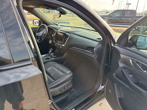 Used 2023 Chevrolet Traverse Premier w/ Redline Edition image 15