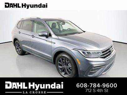 Used 2024 Volkswagen Tiguan SE w/ Panoramic Sunroof Package