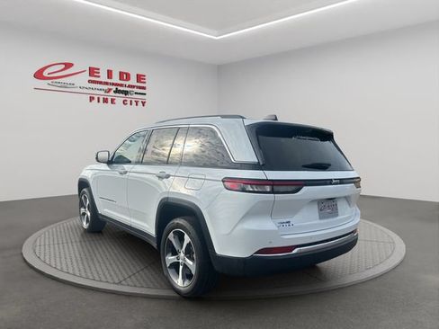 Used 2022 Jeep Grand Cherokee Limited 4xe w/ Luxury Tech Group II AWD/4WD image 7