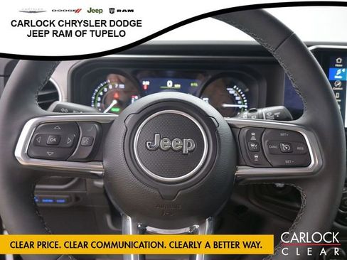 Used 2025 Jeep Wrangler Sahara w/ Safety Group AWD/4WD image 12