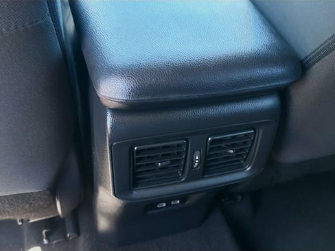 Used 2024 Toyota RAV4 XLE FWD image 20