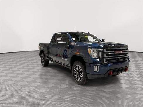 Used 2022 GMC Sierra 3500 AT4 w/ AT4 Preferred Package image 12