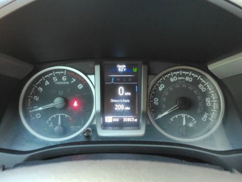 Used 2022 Toyota Tacoma SR5 image 36