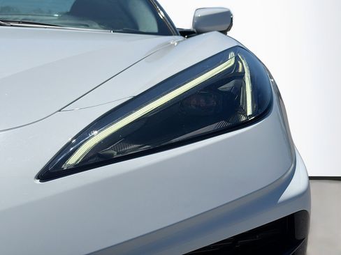 Used 2025 Chevrolet Corvette Stingray Premium Conv w/ Z51 Performance Package image 9