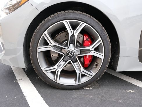 Used 2019 Kia Stinger GT1 image 12