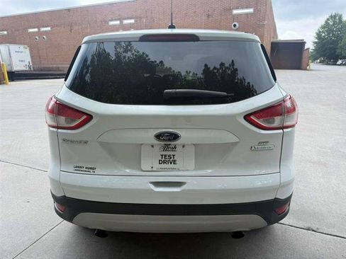Used 2015 Ford Escape SE FWD image 2