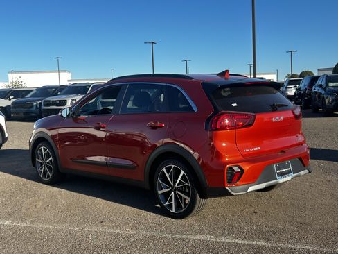 Certified 2022 Kia Niro Touring Special Edition image 6